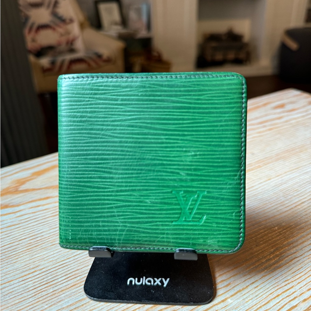 Louis Vuitton Epi Green Wallet - Picture 3 of 14